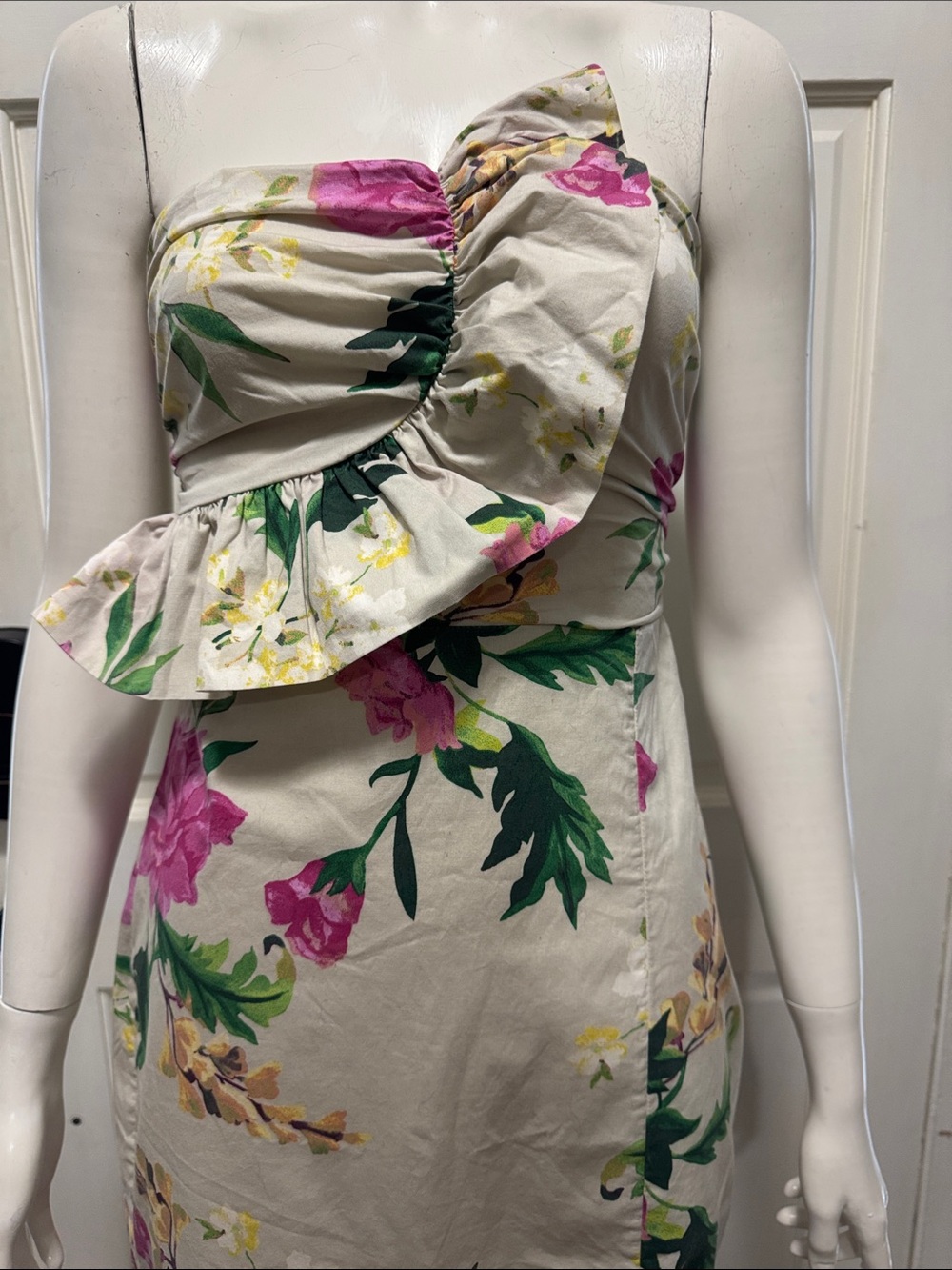 Vineyard Vines Strapless Floral Ruffle Midi Dress in Cream and Pink Size 2 - Picture 3 of 16